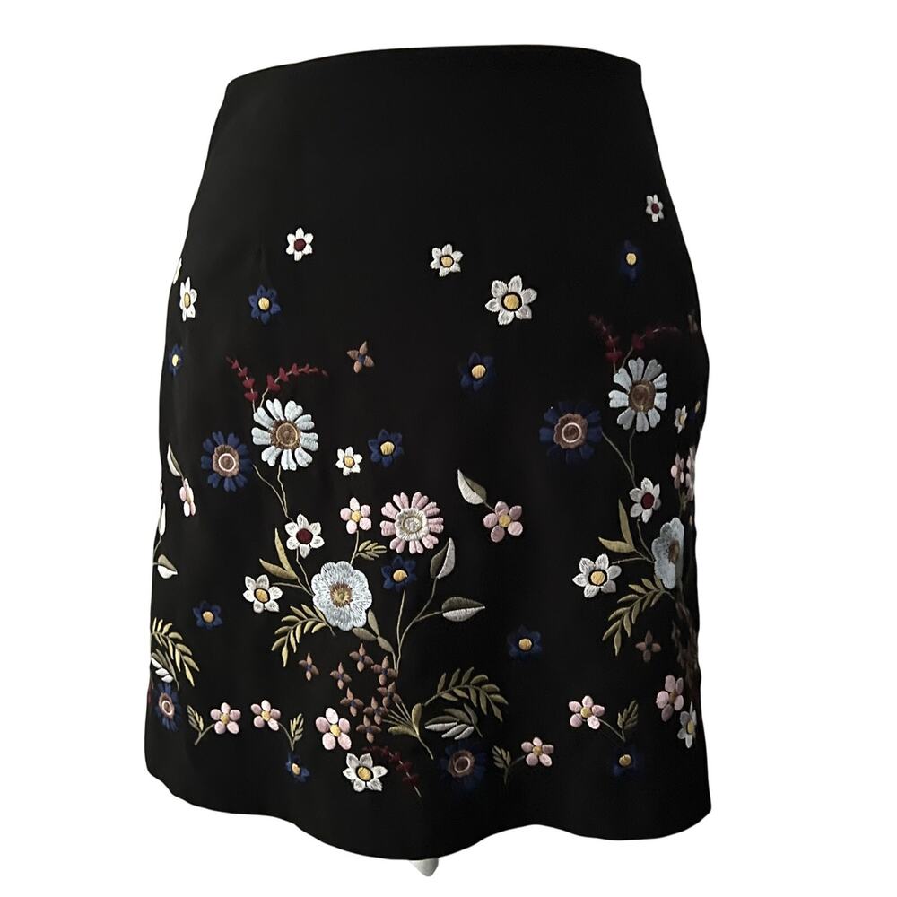 Onehart Embroidered Mini Skirt Daisy Floral Y2K - Size Small